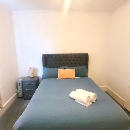Two Bedroom Flat In לונדון מראה חיצוני תמונה