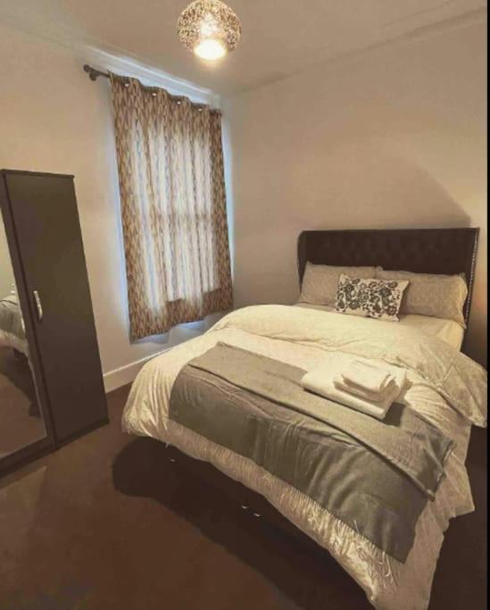 Two Bedroom Flat In לונדון מראה חיצוני תמונה
