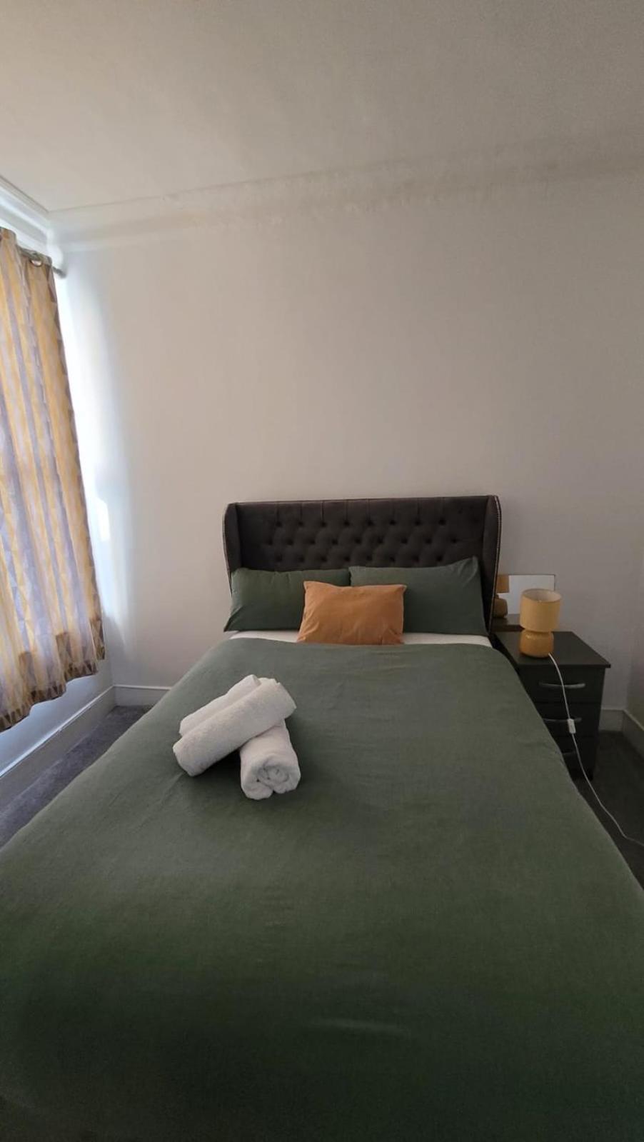 Two Bedroom Flat In לונדון מראה חיצוני תמונה